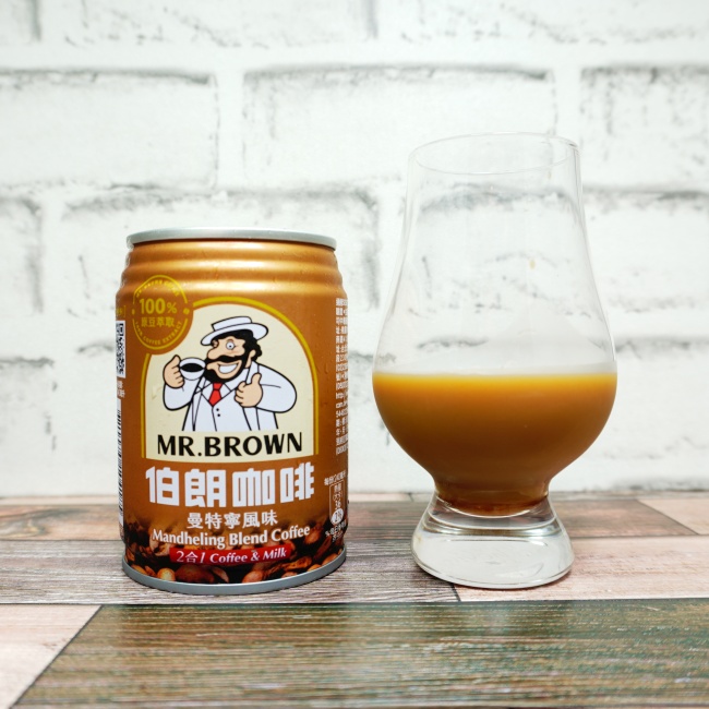 「Mr.ブラウン 曼特寧風味(Mandheling Blend Coffee 2合1)」の味や見た目の画像(写真)1