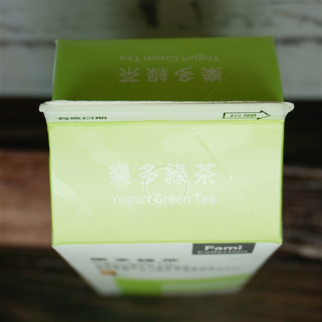 Fami Collection 樂多綠茶(Yogurt Green Tea) を上部から見た画像1