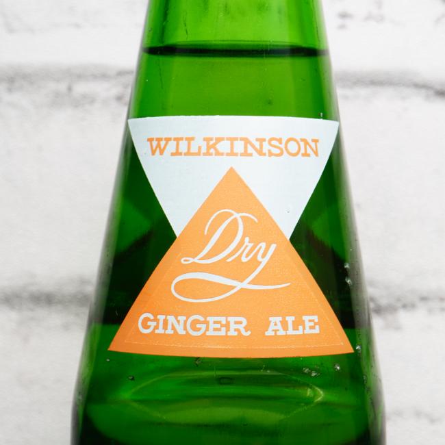 「リターナブル瓶 ウィルキンソン ドライジンジャーエール」の特徴に関する画像(写真)