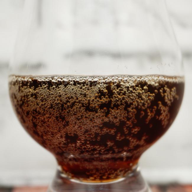 「TULLY'S COFFEE ガッサータ BLACK ＆ SODA」の味や見た目の画像(写真)2