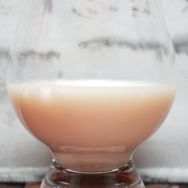 「九州乳業 みどり いちごミルク」の味や見た目の画像(写真)2