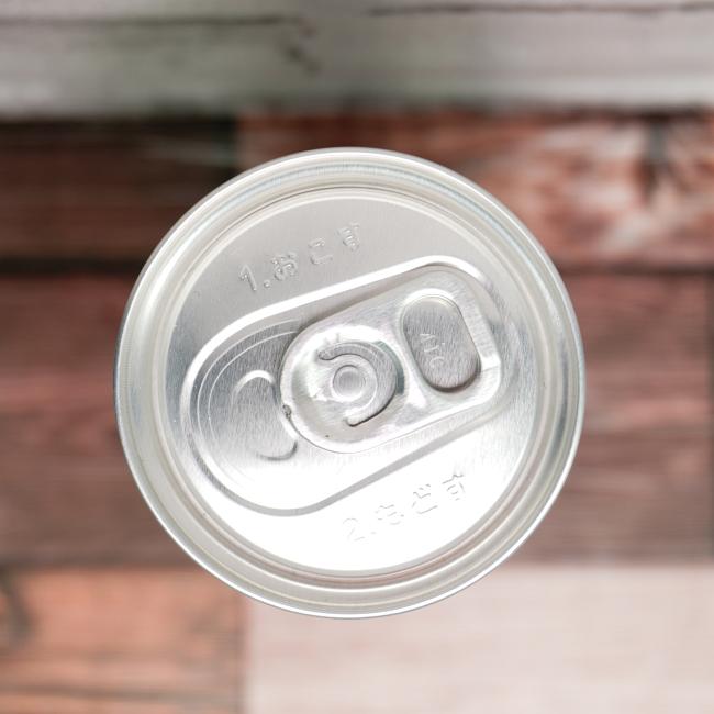 「コカ・コーラ HORECA専用 缶」を上部から見た画像(写真)