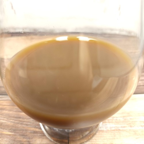 「神戸居留地 キリマンジャロブレンドコーヒー」をテイスティンググラスに注いだ画像