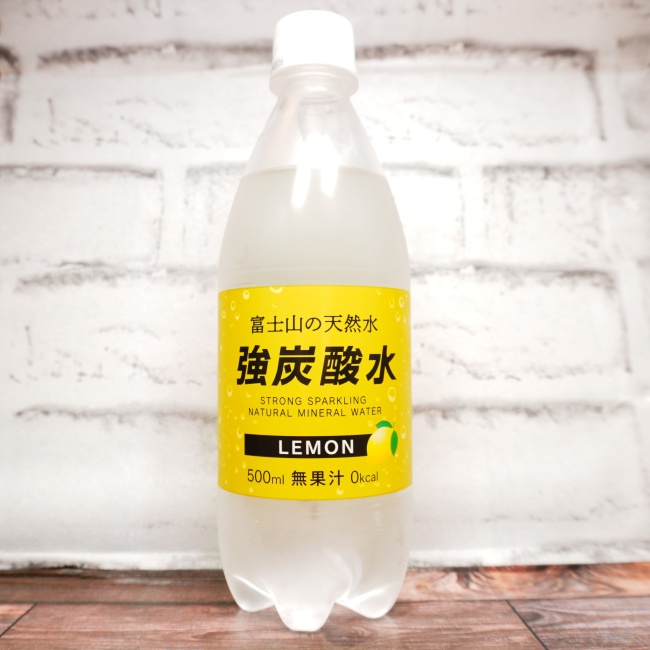 「友桝飲料 富士山の天然水 強炭酸水レモン」の画像(写真)2