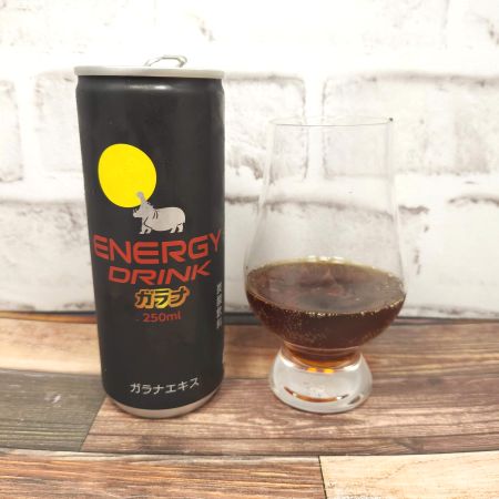「ENERGY DRINK ガラナ」とテイスティンググラスの画像
