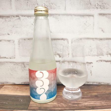 「TOKACHI SAUNA SODA 37」とテイスティンググラスの画像